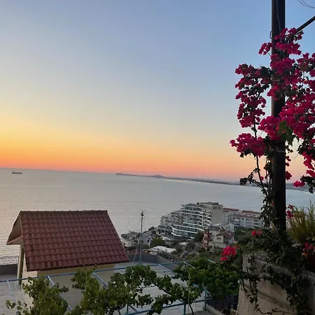 Sunset Vista Apartment *